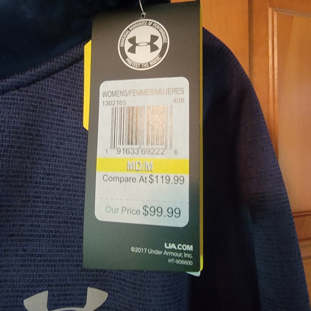 Women's under Armour Hoodie NWT Size medium - Picture 3 of 3